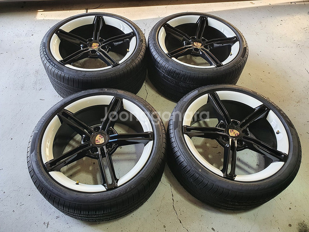 포르쉐 타이칸 터보S 미션E 21인치 순정품휠타이어 A급 한대분 판매--0