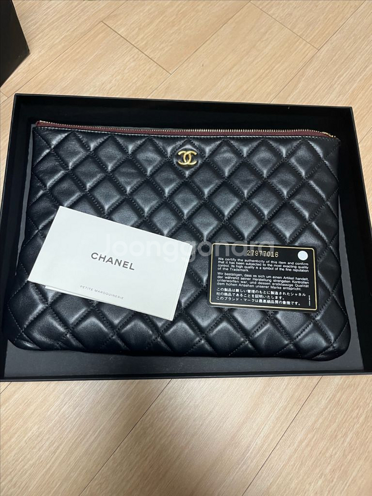 [새상품급/풀박스] 샤넬 뉴 클래식 램스킨 금장 클러치 미듐--6