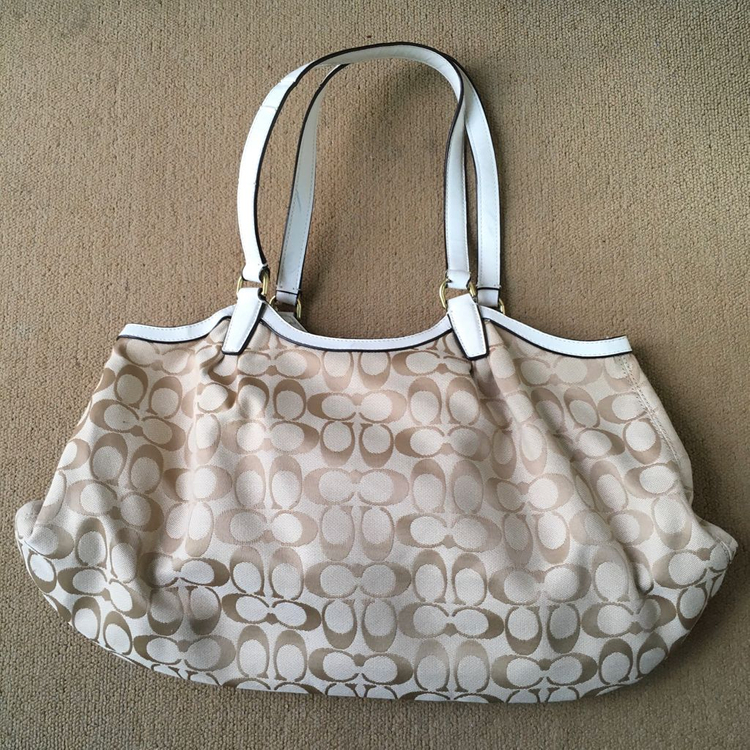 코치 가방 판매합니다--1