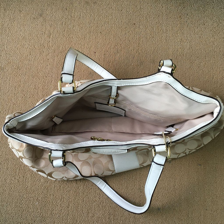 코치 가방 판매합니다--2