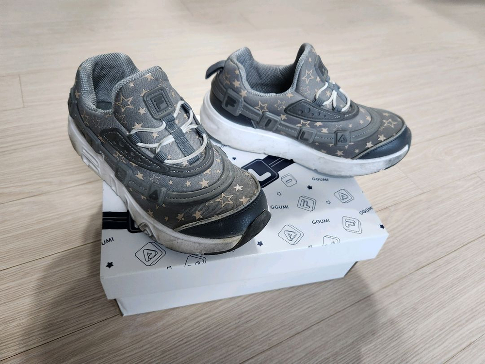 휠라 꾸미 키즈 운동화 210사이즈--2