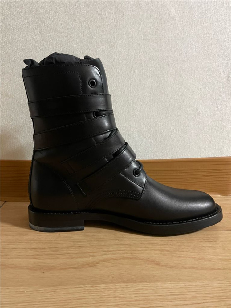 생로랑 여성부츠팝니다--3