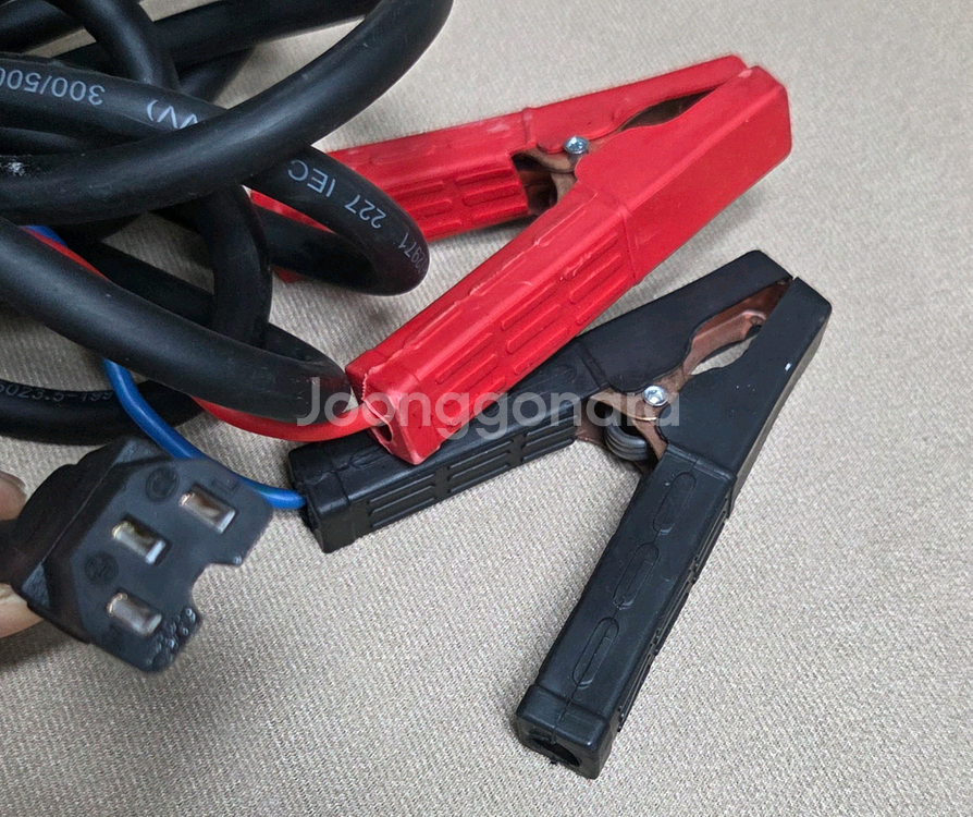 전원공급장치에 프러그를 연결해서 사용하는 점프선 케이블--2