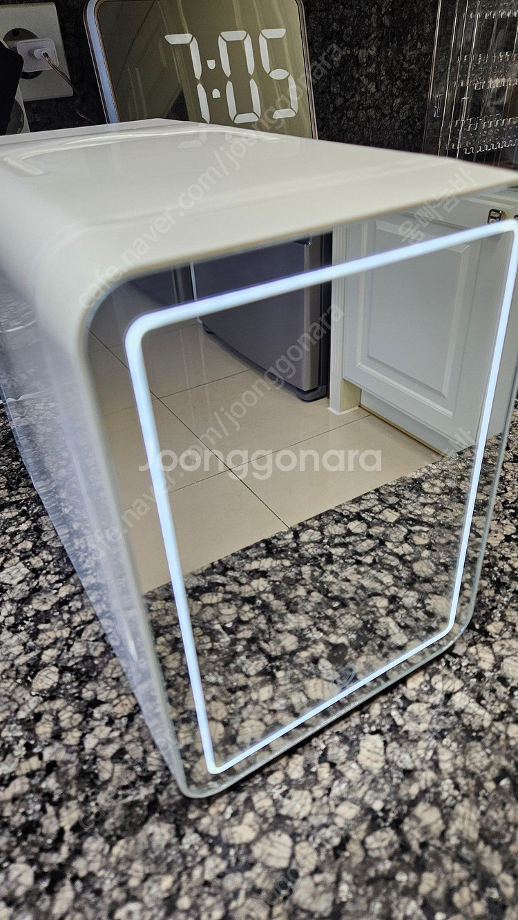 휴라이프 프레스코 화장품냉장고--0