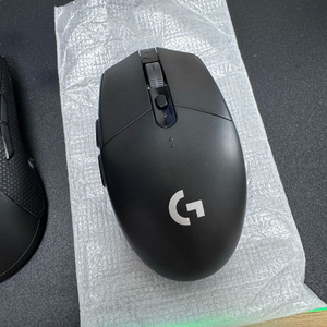 로지텍 G304 게이밍 마우스