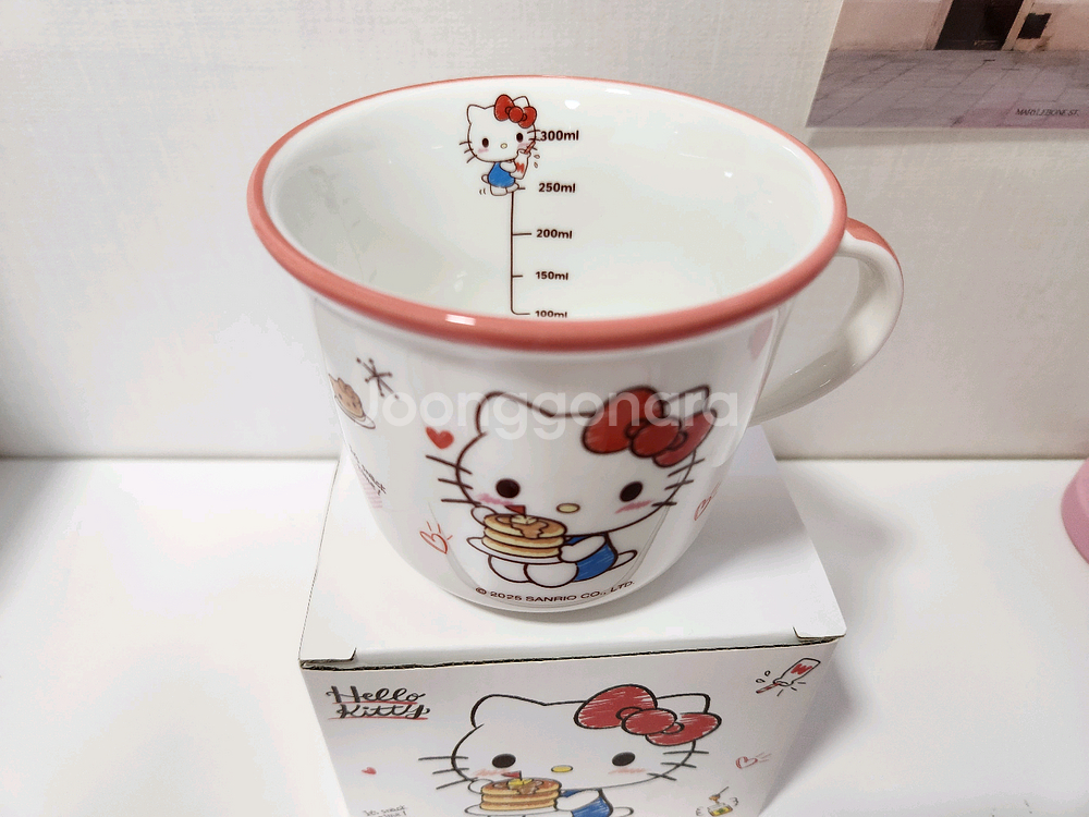 [정품] 산리오 키티 투톤 눈금 머그컵 340ml--1