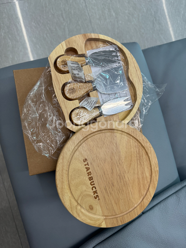 스타벅스 치즈플레이트--1