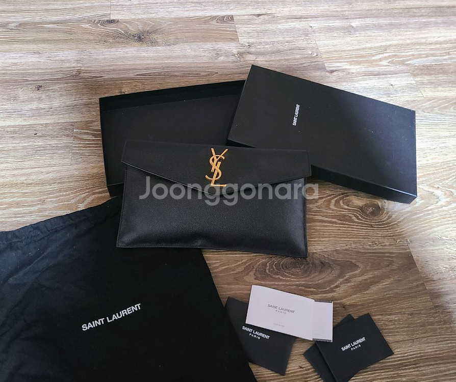 생로랑 클러치 업타운클러치파우치크로스백프라다루이비통디올셀린느생로랑샤넬버버리에르메스테수토호보백팩명품가방프로필사진운--0