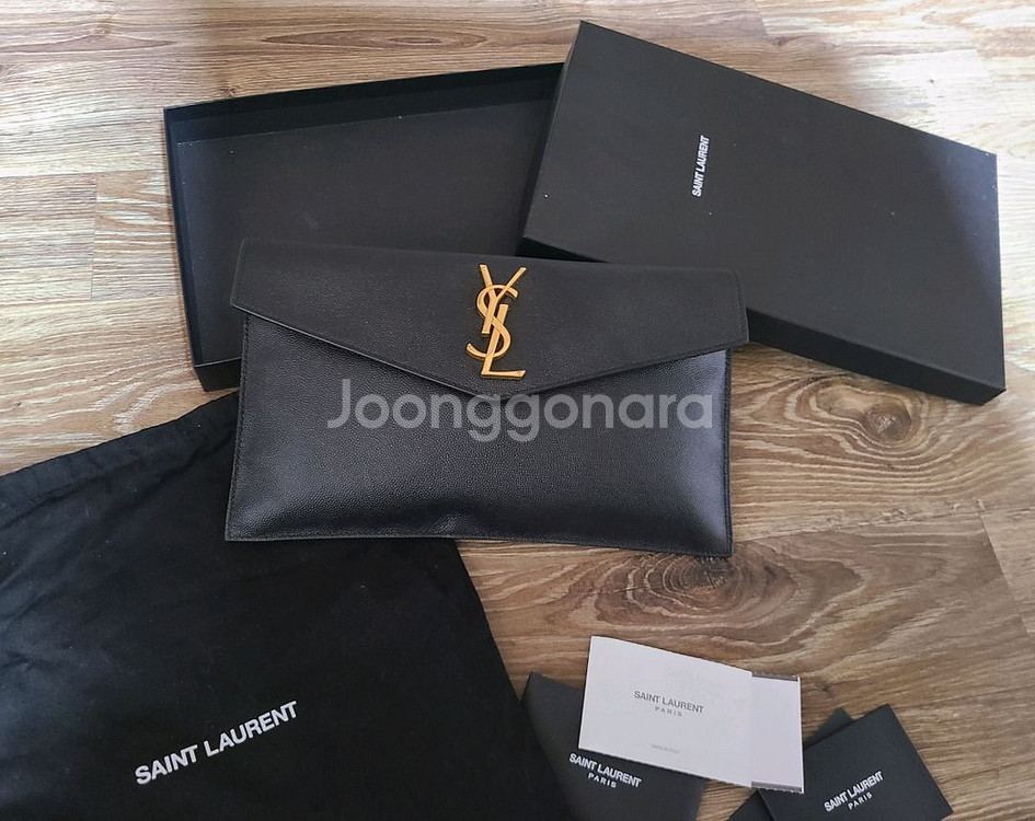 생로랑 클러치 업타운클러치파우치크로스백프라다루이비통디올셀린느생로랑샤넬버버리에르메스테수토호보백팩명품가방프로필사진운--4