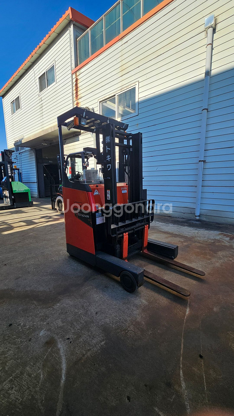 최신형 2018년식 토요타 8FBR14 입식 1.5톤 전동지게차 3M 680만--0