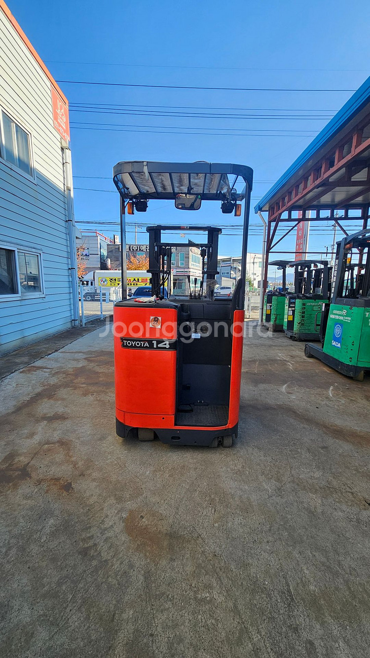 최신형 2018년식 토요타 8FBR14 입식 1.5톤 전동지게차 3M 680만--4