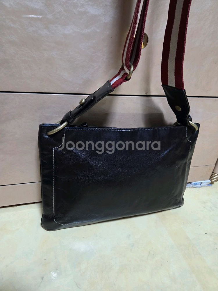 발리 정품 삼선 오리지널 메신저백 레더--3