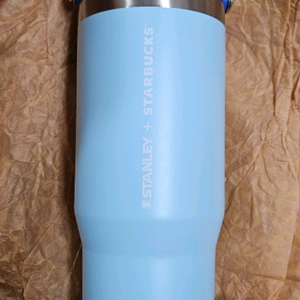 스타벅스 서머 스탠리 플로우