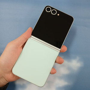 갤럭시Z플립6 256기가 민트 공기계 왕십리중고폰 업무폰 최신폰 효도폰 알뜰폰 세컨폰 퀵가능