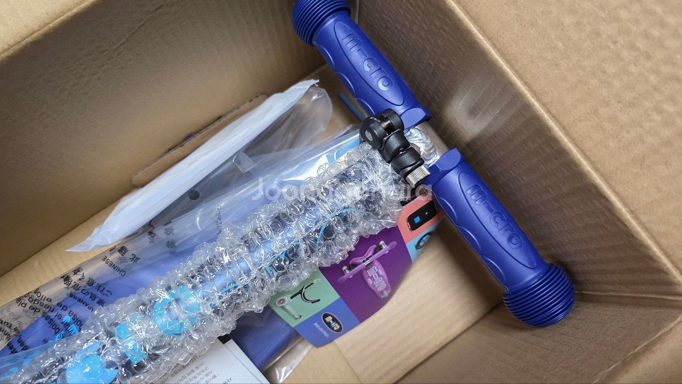 마이크로킥보드 맥시T 폴더블 디럭스 LED 네이비 새것 팔게요--3