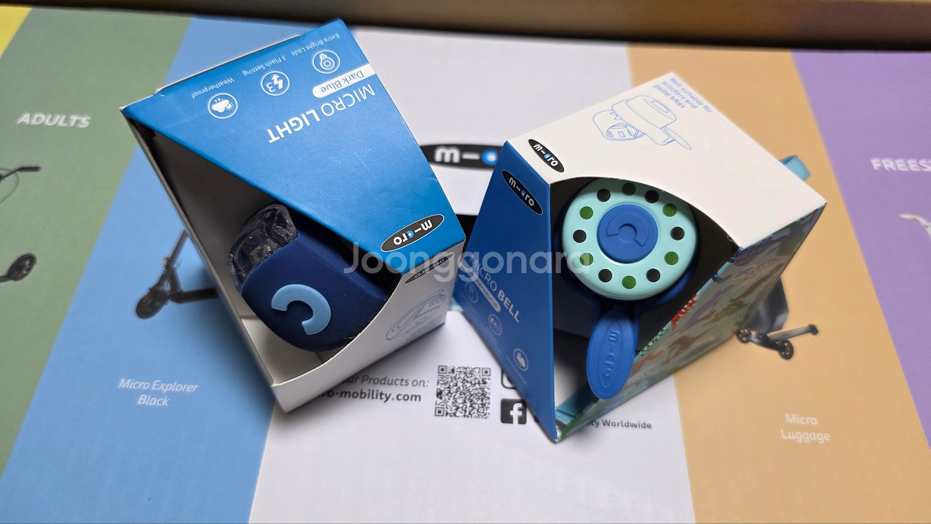 마이크로킥보드 맥시T 폴더블 디럭스 LED 네이비 새것 팔게요--4