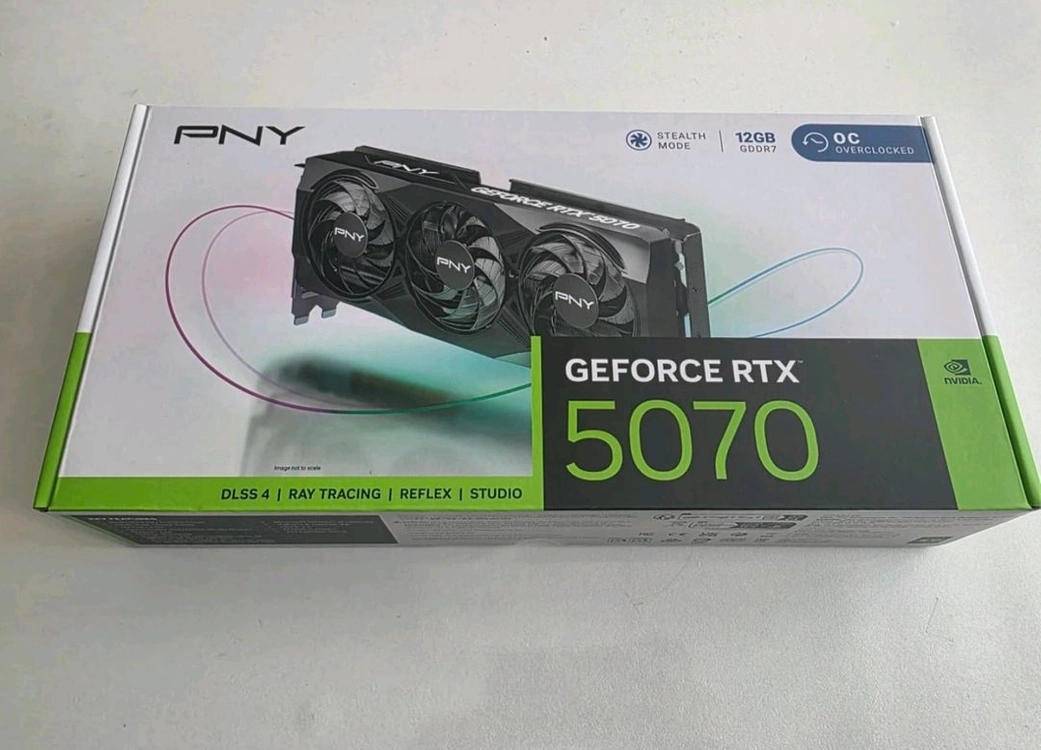 PNY RTX 5070 OC D7 12GB 그래픽카드 미개봉 - 안심되는 중고거래