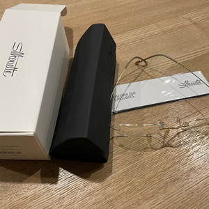 실루엣 골드무테안경 5515 판매합니다 이미지