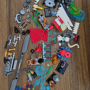 레고 자잘한 부품들 일괄 판매 (마블, 배트맨, 키마 등)