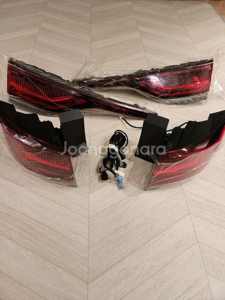 QM6 신형테일램프 합니다.--0