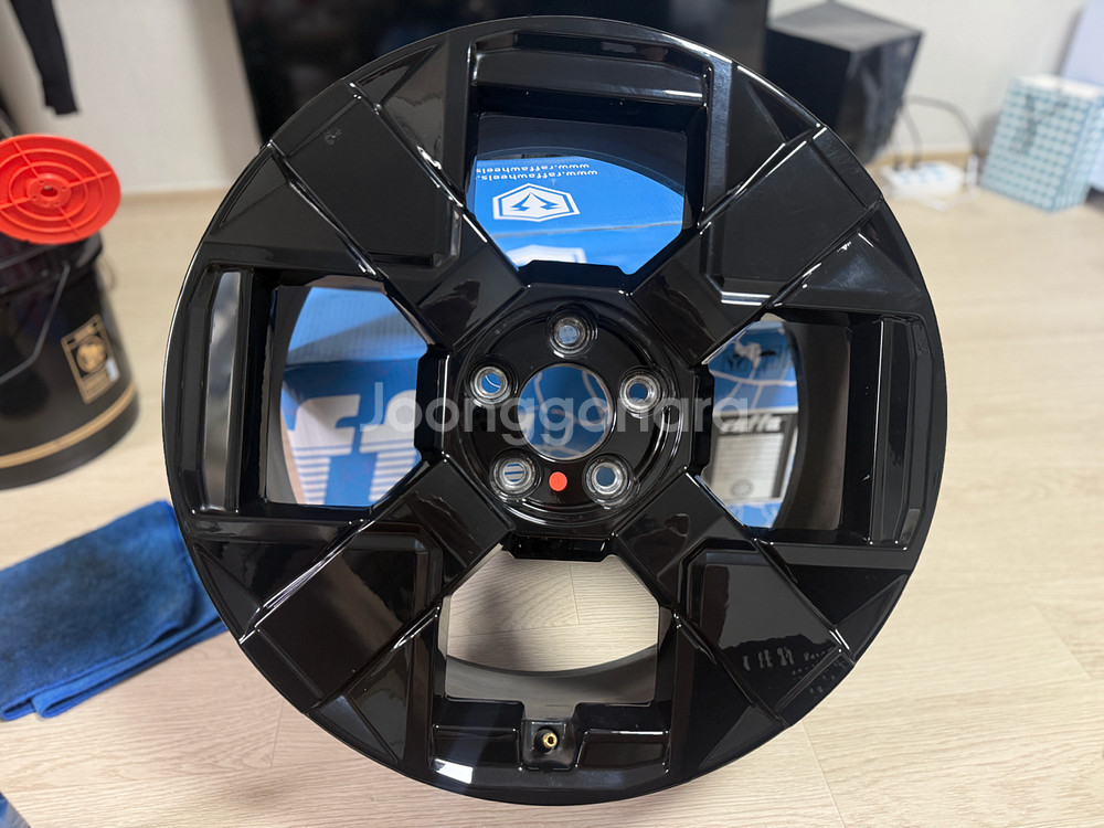 더뉴 스포티지 x라인 휠19인치 1개당 (직거래만 가능)--2