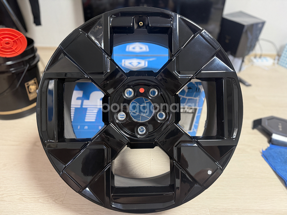 더뉴 스포티지 x라인 휠19인치 1개당 (직거래만 가능)--4