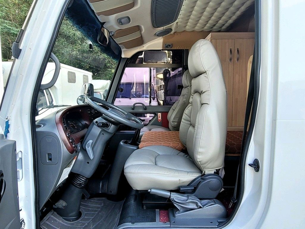 11년 카운티4인승캠핑카(1종보통,쎄미오토) 이미지