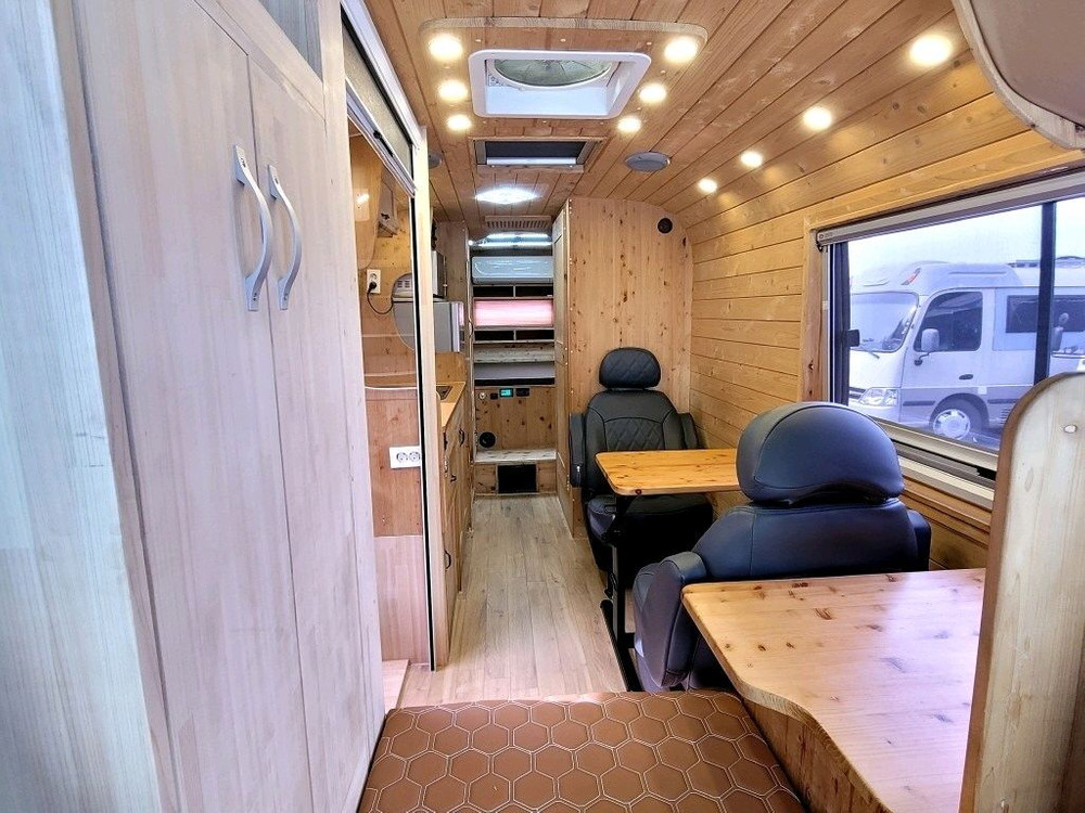 11년 카운티4인승캠핑카(1종보통,쎄미오토) 이미지