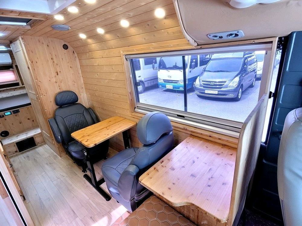 11년 카운티4인승캠핑카(1종보통,쎄미오토) 이미지