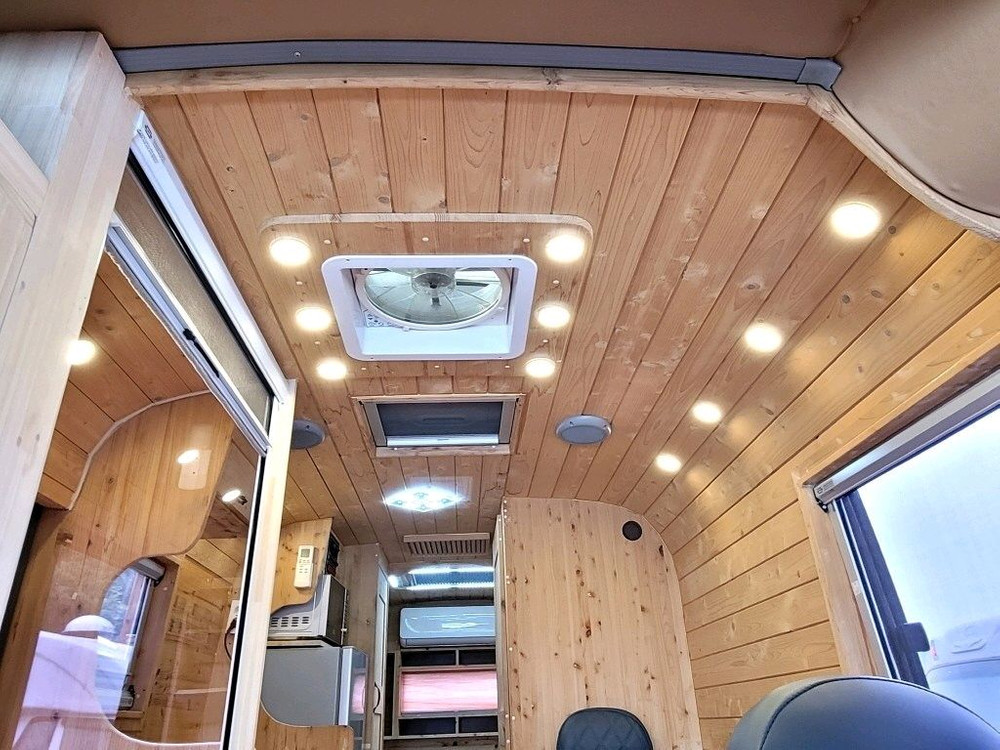 11년 카운티4인승캠핑카(1종보통,쎄미오토) 이미지