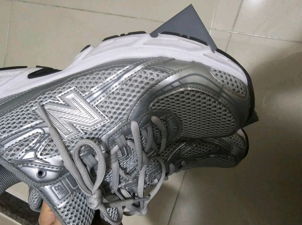 뉴발란스 운동화 740 실버 270사이즈 러닝화--1