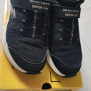 스케쳐스 운동화 240