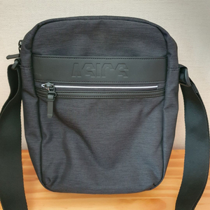 아식스 크로스백 / 블랙