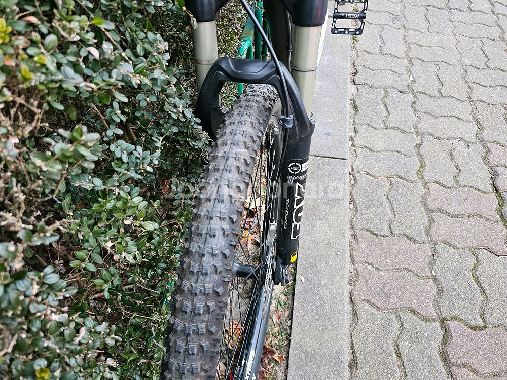 첼로 XC30 650B 17인치판매합니다.--3