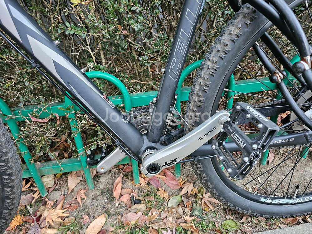 첼로 XC30 650B 17인치판매합니다.--4