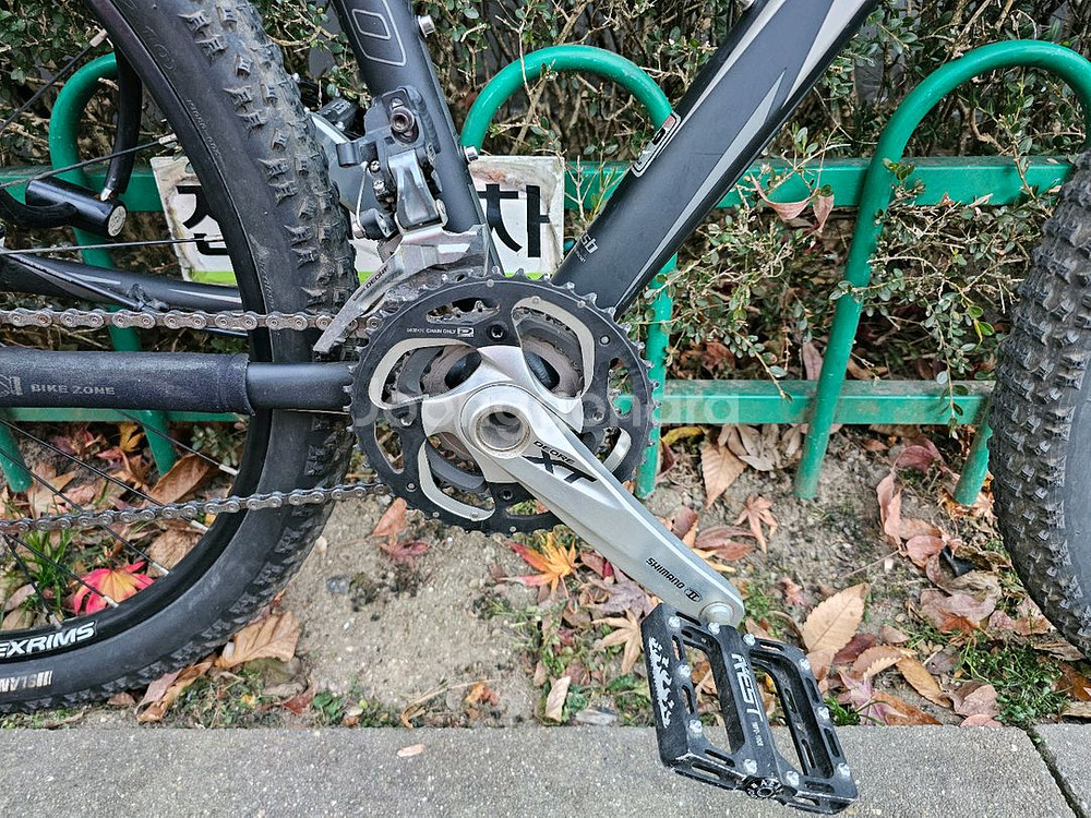 첼로 XC30 650B 17인치판매합니다.--7