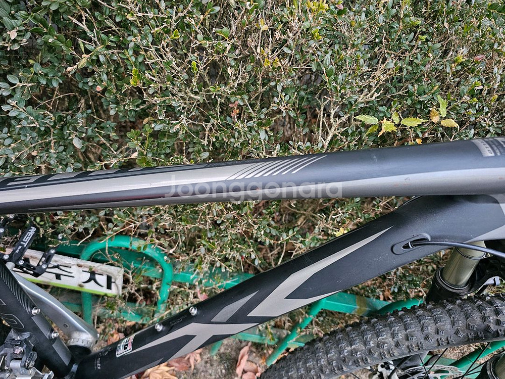 첼로 XC30 650B 17인치판매합니다.--9