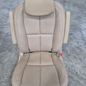 올뉴카니발 2열 팝니다 (조수석 뒤쪽)