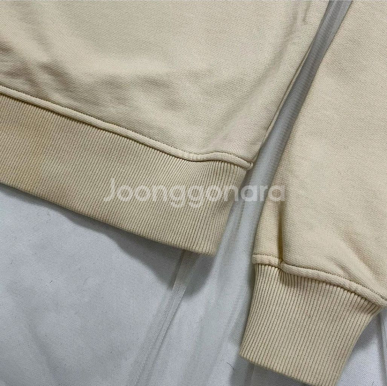 아미 크롭 스몰로고 맨투맨 스웻 셔츠--4