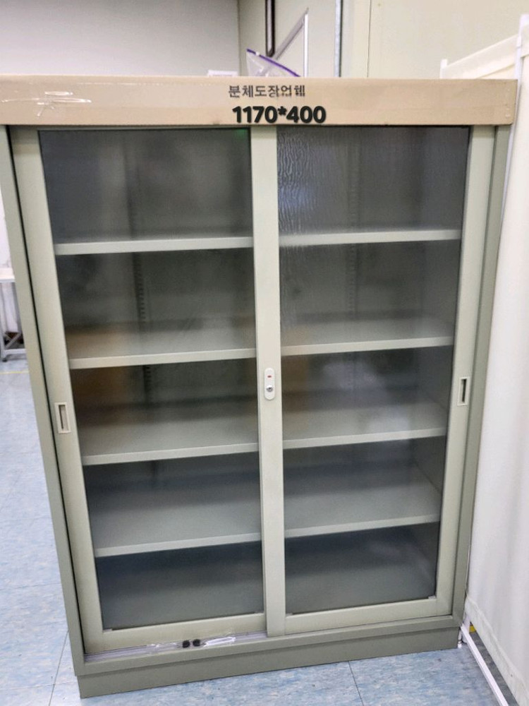 파티션 책상 의자 서랍 회의용테이블 원형탁자 책장 수납장 철재옷장 철재캐비넷 포밍탁자 접이식탁자 이미지