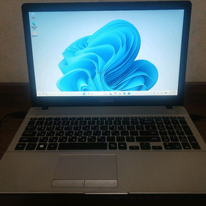 업무용으로 쓸만한 15.6인지 i5 삼성노트북.