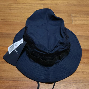 네이비 칼라 부니햇