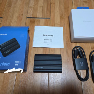 삼성 T7 Shield 2TB 팝니다 (직구 1년 경과)