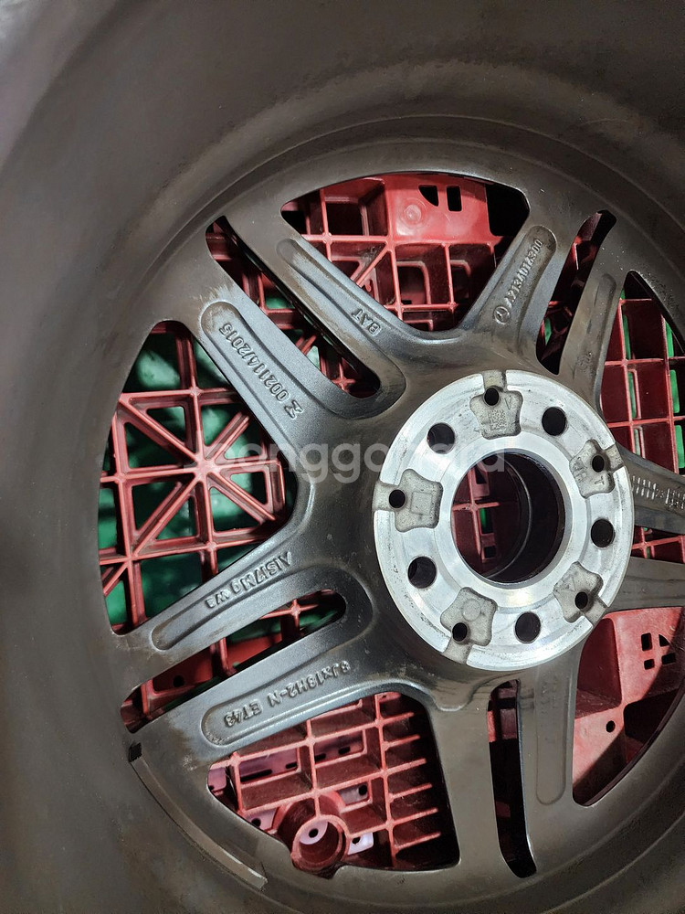 벤츠 E250 AMG 18인치 순정 프론트 2짝 판매--3