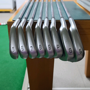 미즈노 jpx 925 좌타 8아이언 이미지