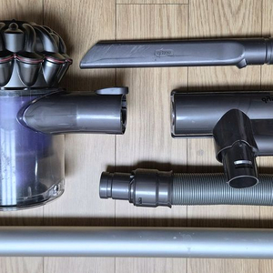 깨끗하게 세척한 다이슨 V6 무선 청소기(11분 연속동작)