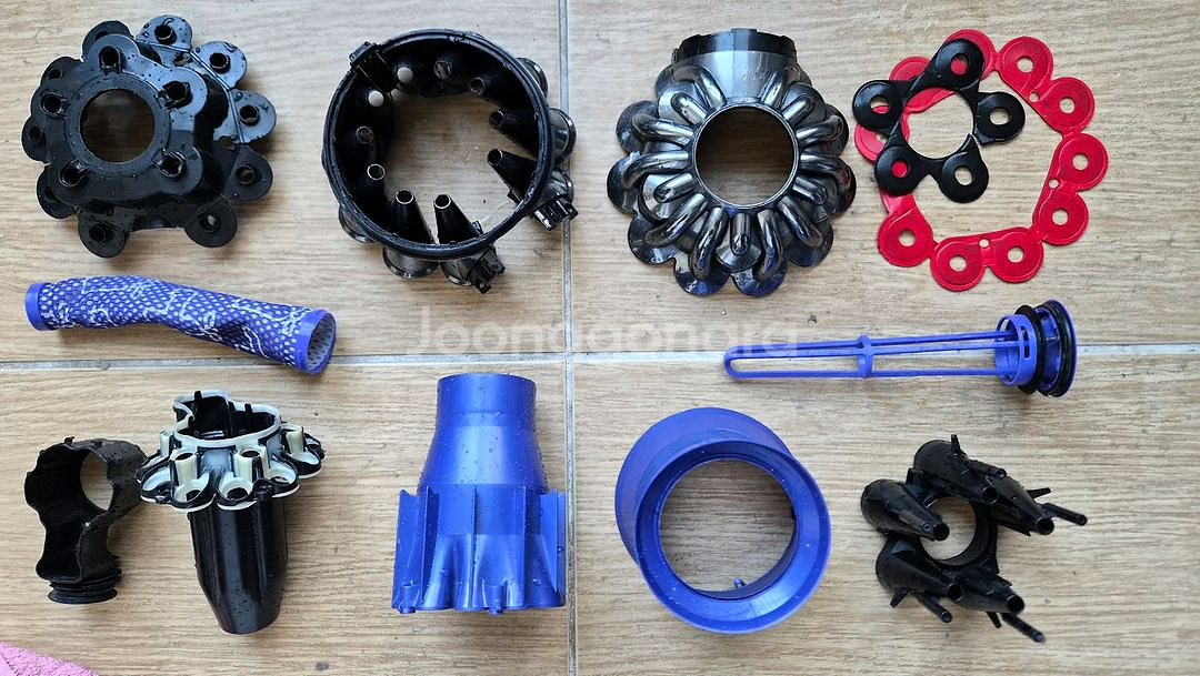 깨끗하게 세척한 다이슨 V6 무선 청소기(11분 연속동작)--7