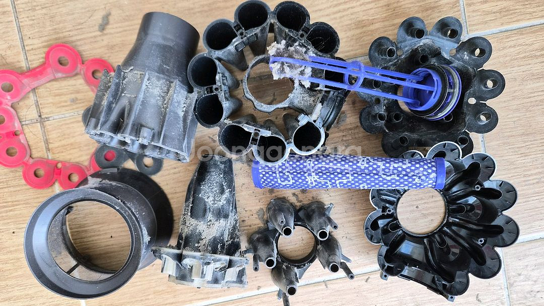 깨끗하게 세척한 다이슨 V6 무선 청소기(11분 연속동작)--8