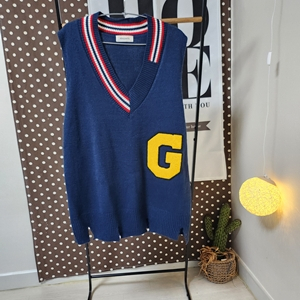 밑단 빈티지컷팅 니트조끼