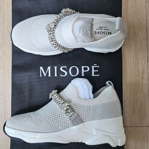 (새상품) 미소페 정품 여성 보석장식 니트 슬립온